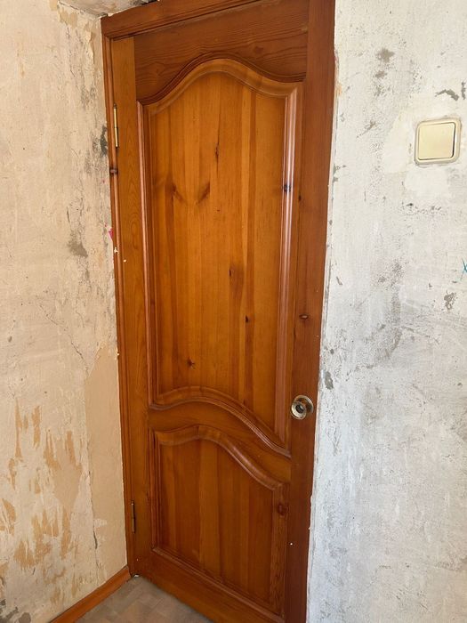 Продам меж комнатные двери