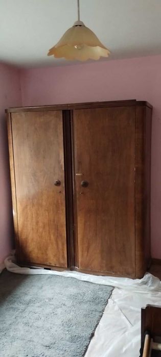 Дървен гардероб употребяван