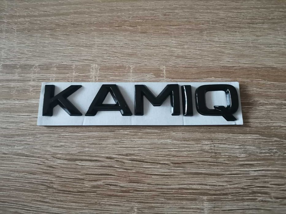 черен надпис Skoda Kamiq