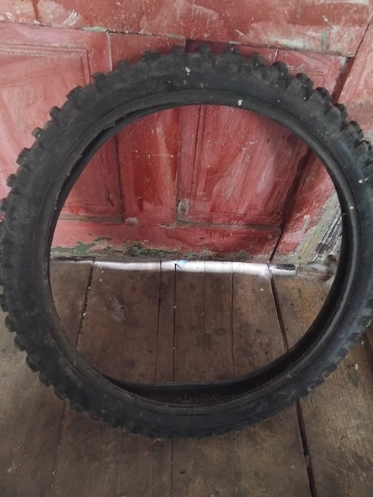 Vând cauciuc cross pe 21