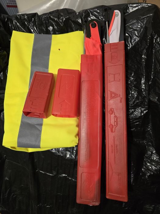 Triunghiuri reflectorizante + vesta reflectorizanta cadou