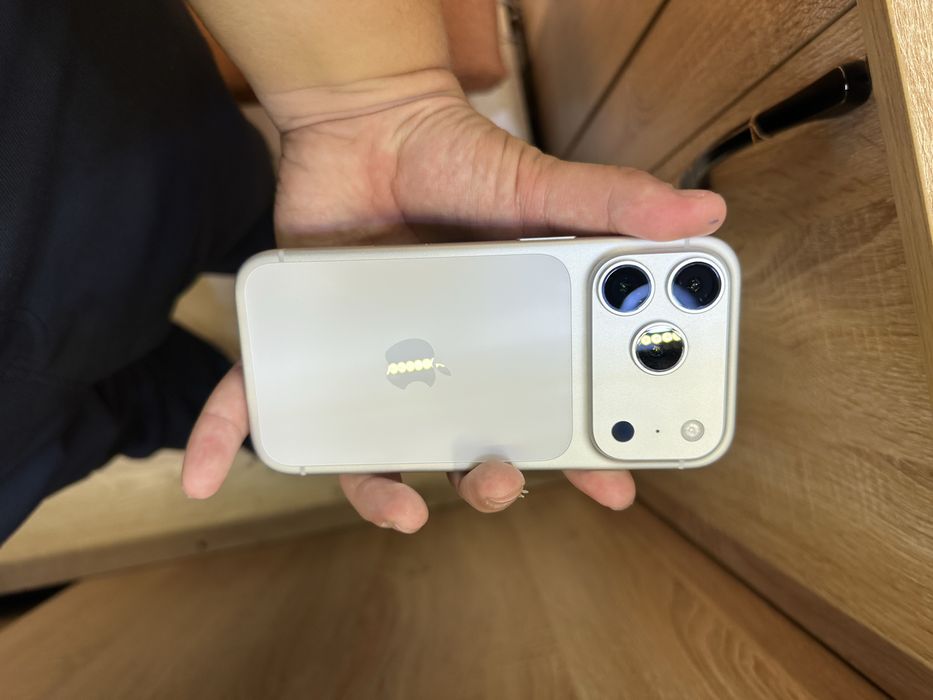 iPhone 17 pro  256 Gb 150 sikl