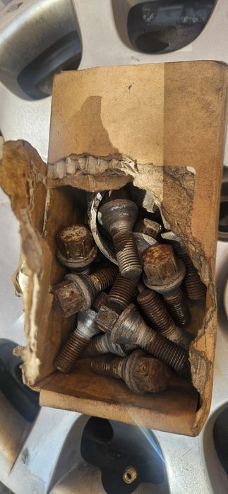 Болтове за джанти рено клио renault clio болтове за джанти