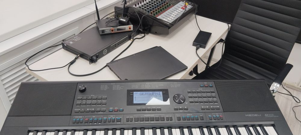 Продам синтезатор Mideli AKA- 603