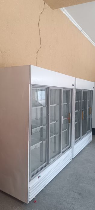 Витриные холодильники
