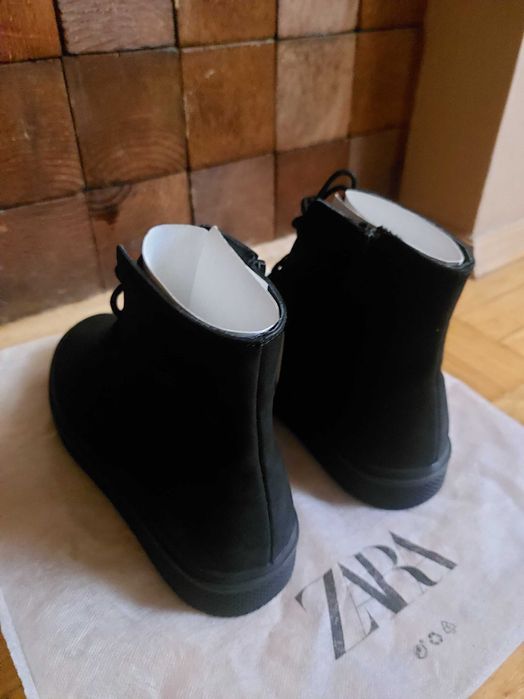 Високи кожени кецове