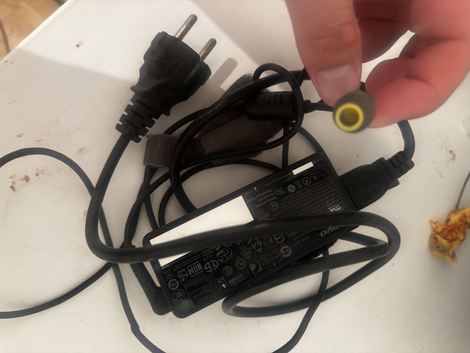 Ноутбук леново зарядчик