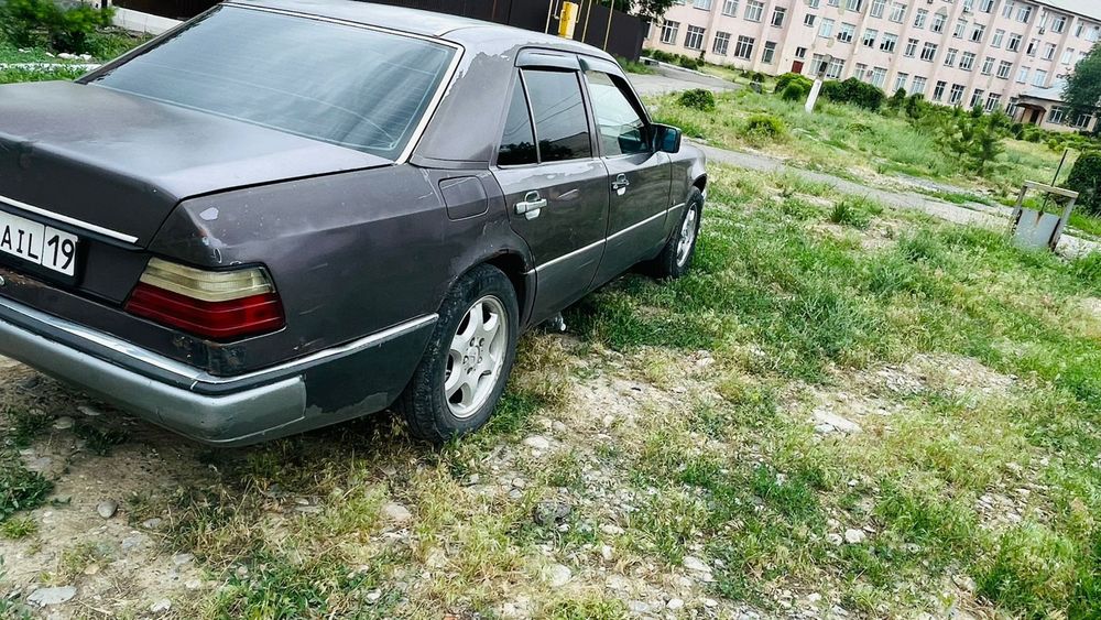 Продам Мерседес 124