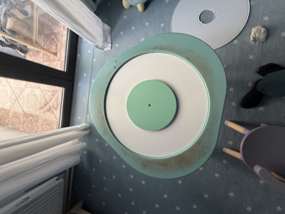 Masuta (de reconditionat) cu scaunele copii