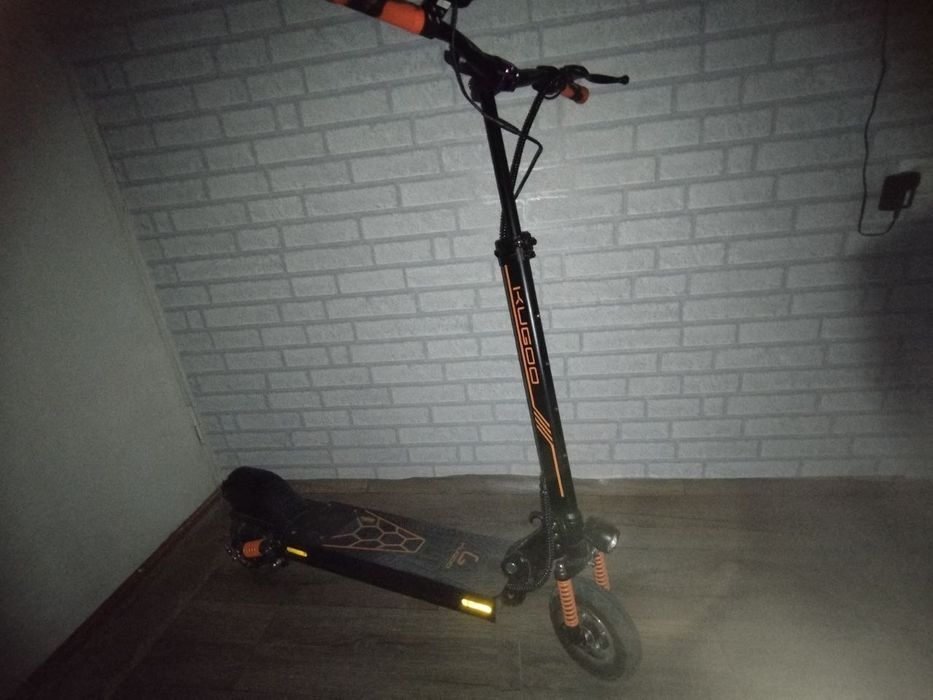 Подаю электросамкат kugoo m2+