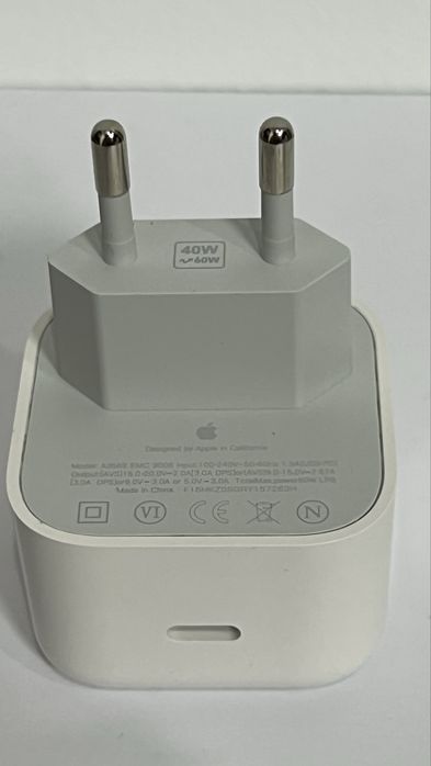  Apple USB-C 40W Power Adapter (Dynamic 60W Max)