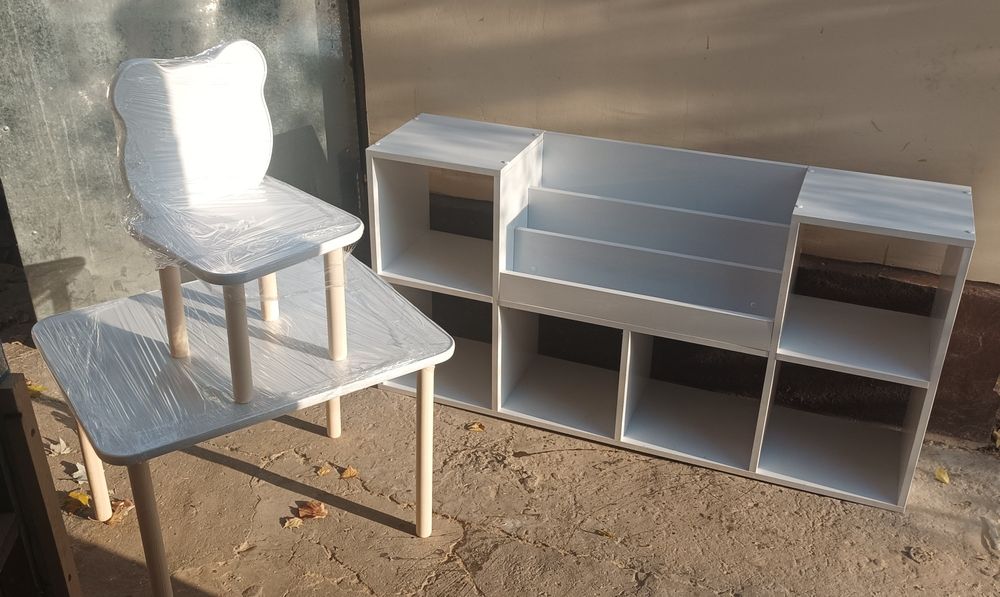 900.000Скидки на Детский набор стол стул и полка для книг и игрушек