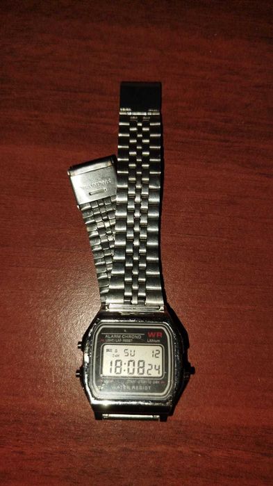 Наручные электронные часы