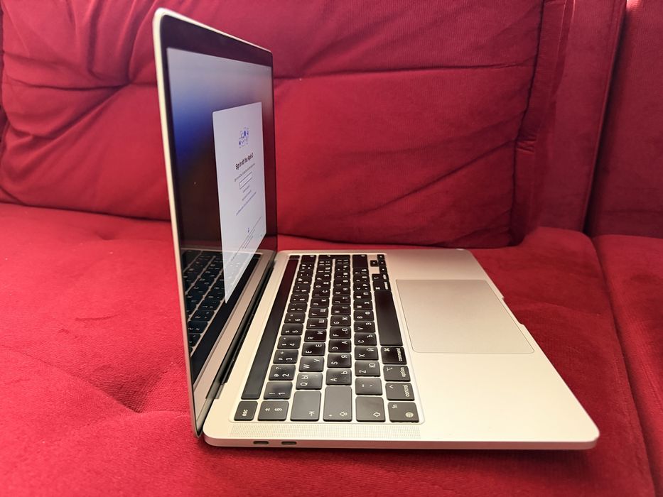 MacBook Pro 2020 M1 | 13 inch | 8GB RAM | 512GB SSD
