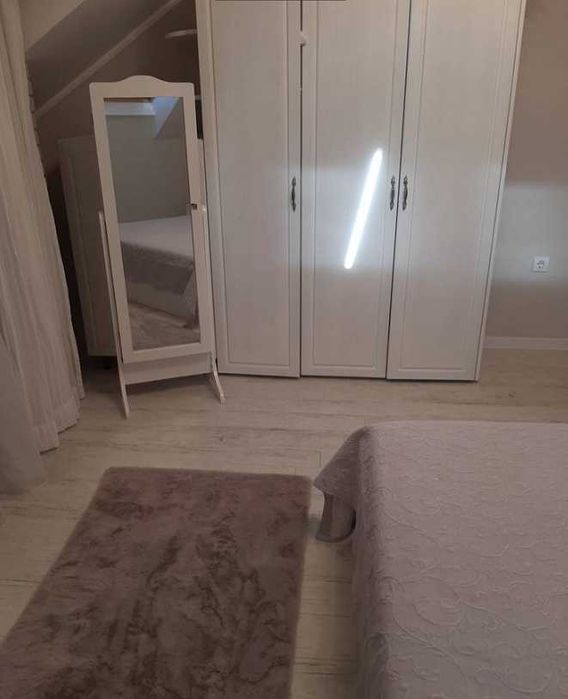 Дава се под наем Тристаен апартамент в Бургас, Център - 110 кв.м за 178.5 € - Снимка #5