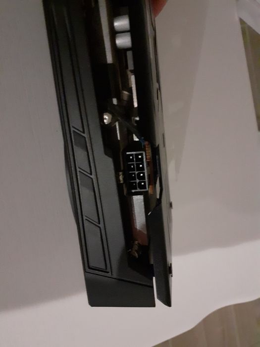 Vând Saphire Radeon Rx5500XT 8 GB Ddr6(similar cu Gtx 1660 6 GB ddr5)