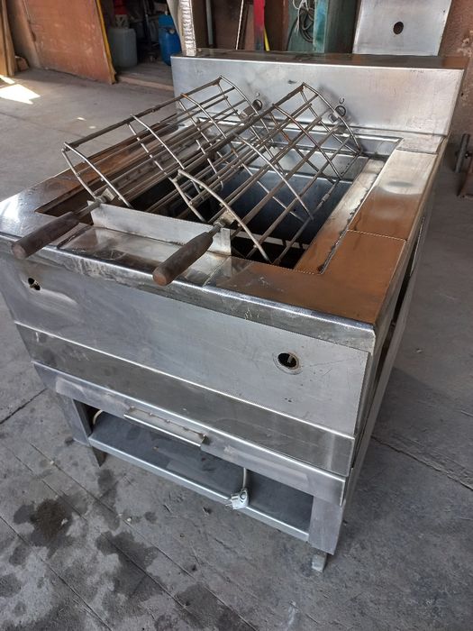 Аппарат для приготовления барбекю.