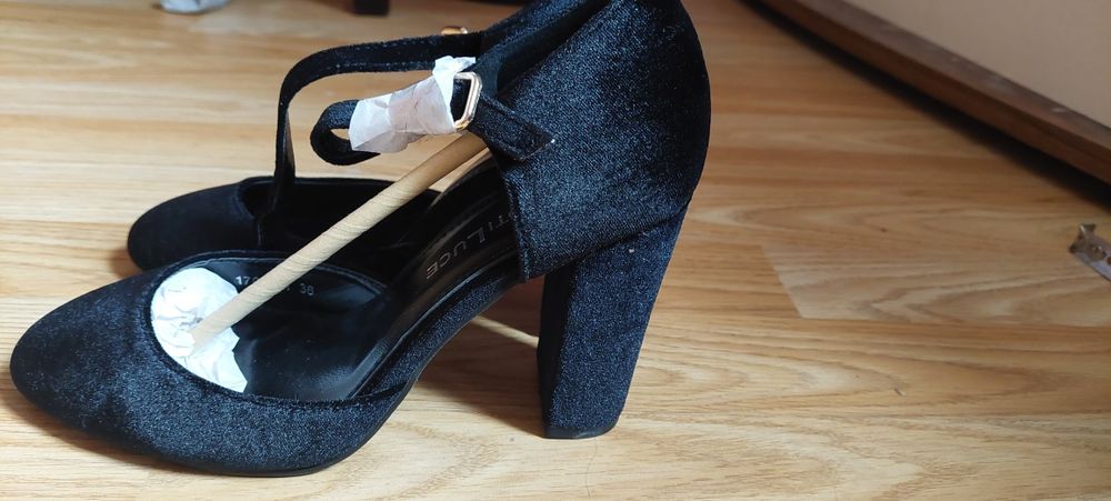 Обувки и сандали на ток ном.36