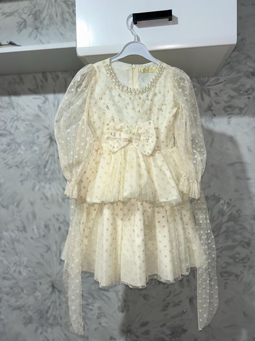 Продам нарядные платья!