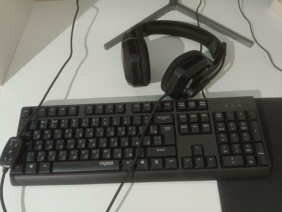 Компьютер игровой(все настроено).Покупала для работы в октябре