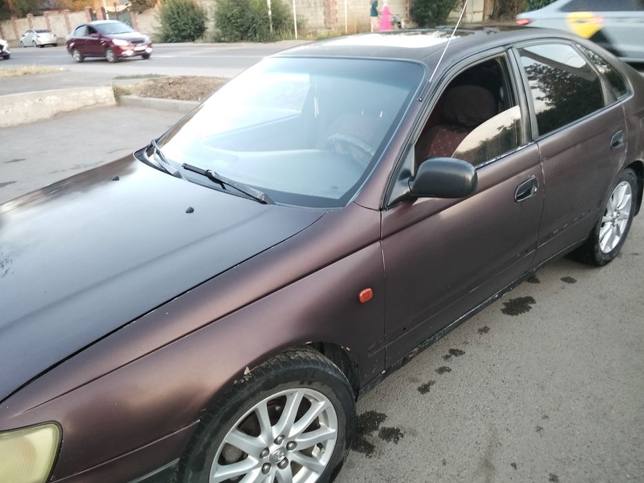 Продам Тойота Карина е