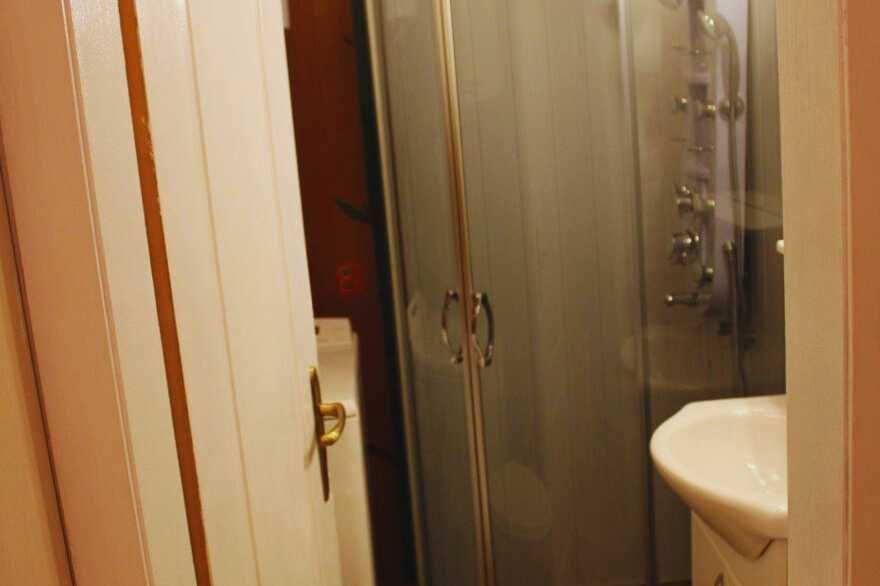 Дава се под наем Двустаен апартамент в София, Полигона - 80 кв.м за 499.8 € - Снимка #6