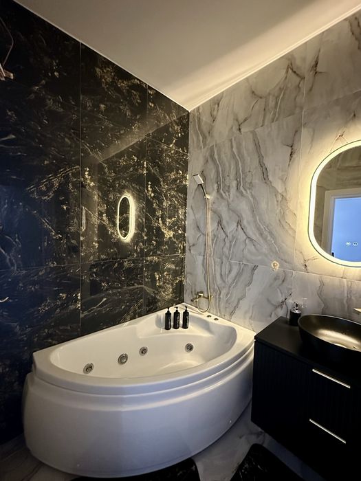 Inchiriez apartament strada Eroilor Floresti
