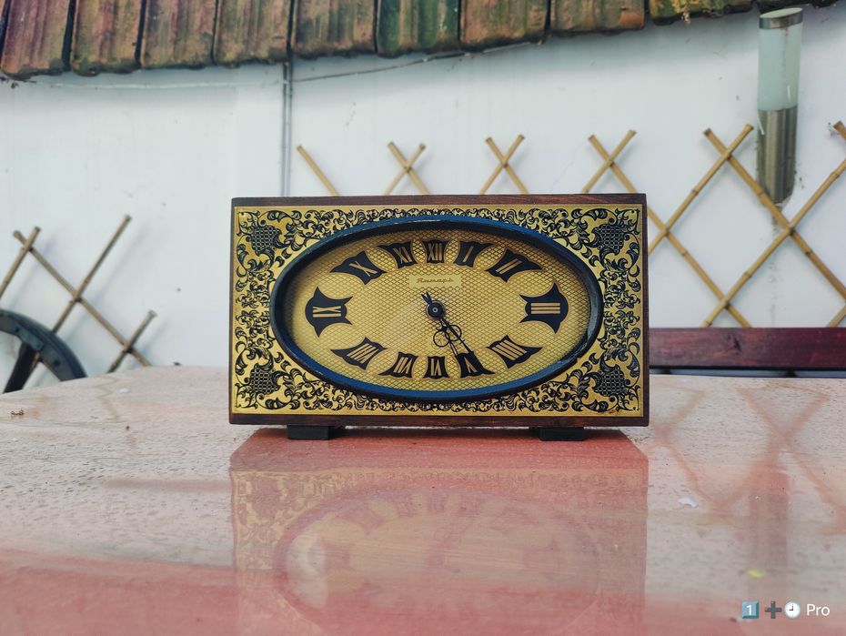 Ceas Iantar, rusesc, vintage, din anii 1970.