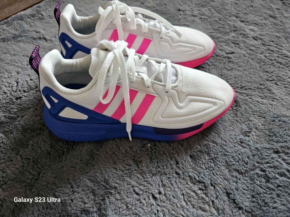 Дамски маратонки Adidas бели синьо и розово