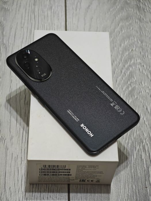 Honor 200 256 gb Ram 8 5G