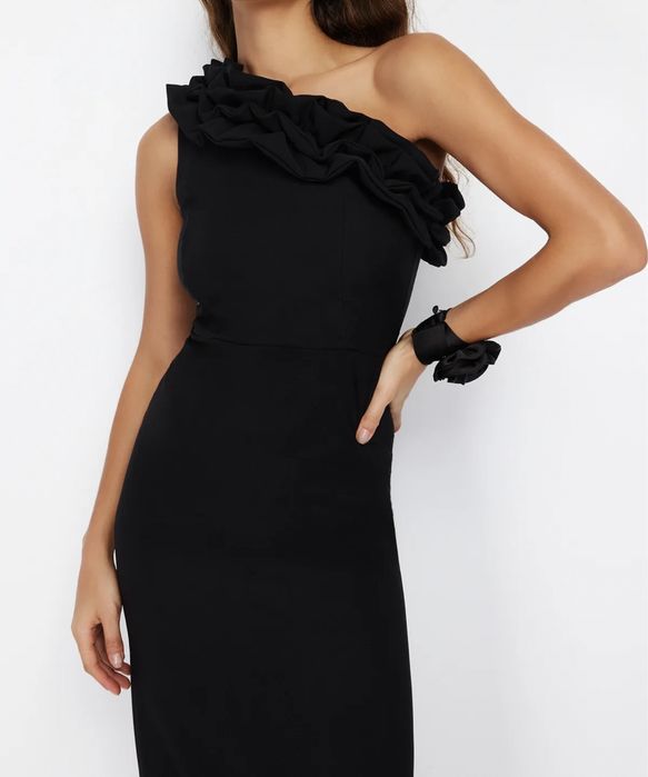 Черна рокля Trendyol