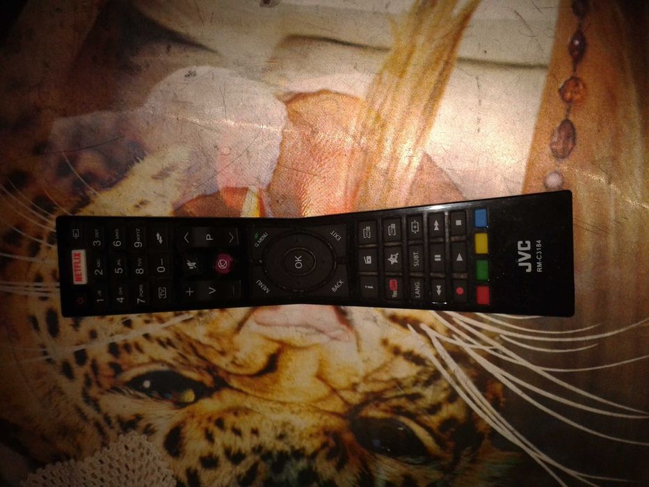 Телевизор JVC 32