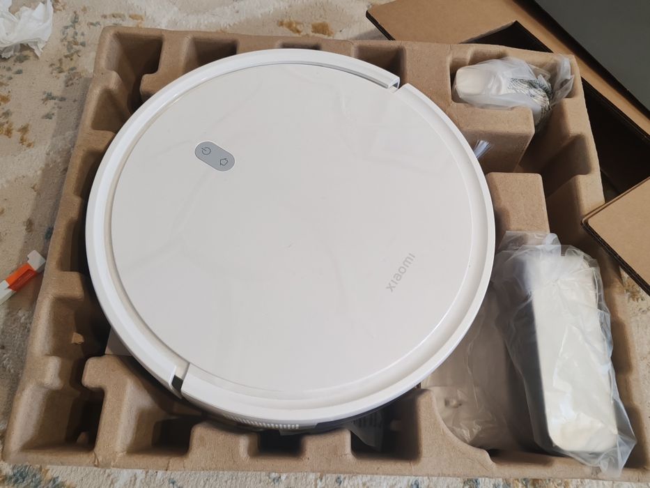 Робот-пылесос Xiaomi Robot Vacuum E10 белый