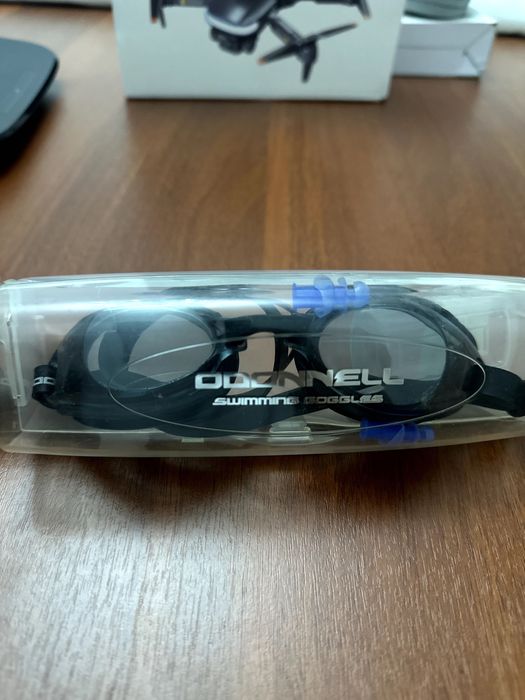 Очки для плавания