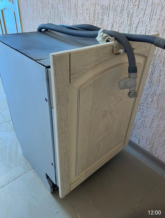 Продаётся посудомоечная машина