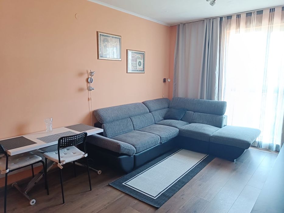 Дава се под наем Двустаен апартамент в Варна, Общината - 68 кв.м за 612 € - Снимка #1