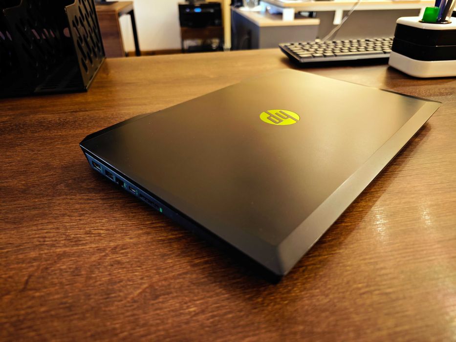 Игровой ноутбук HP Pavilion Gaming 15 в идеальном состоянии