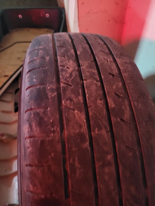 Продам б/у шины 225/60 R17