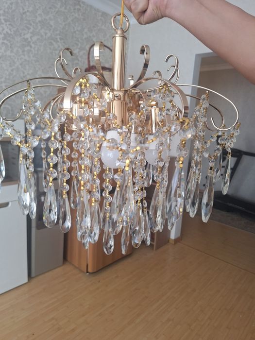 Люстра  4 штук  продаются