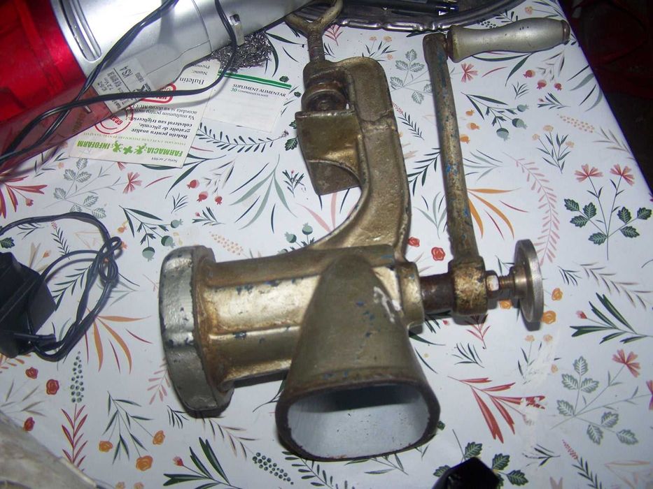 vand masini de tocat carne