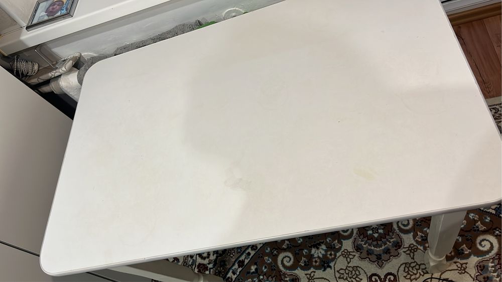 Продам кухонный стол за 10000