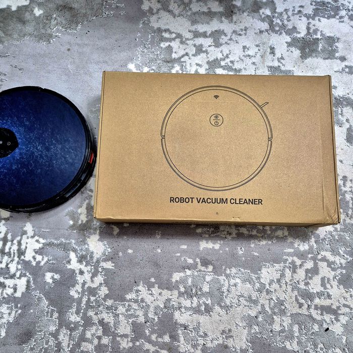 Продаю робот пылесос