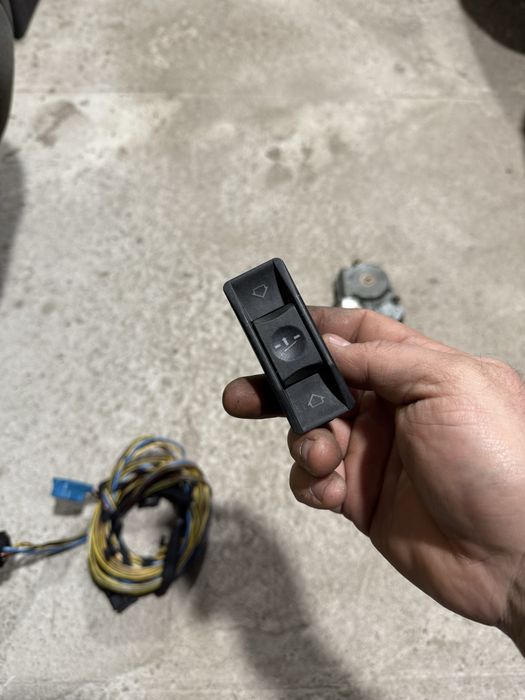 Проводка и моторчик на люк BMW e34