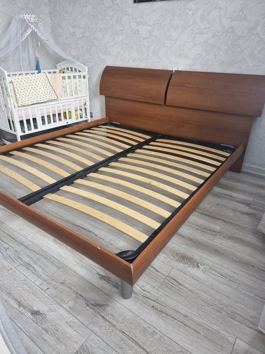 Срочно! Кровать 200×200 с матрасом