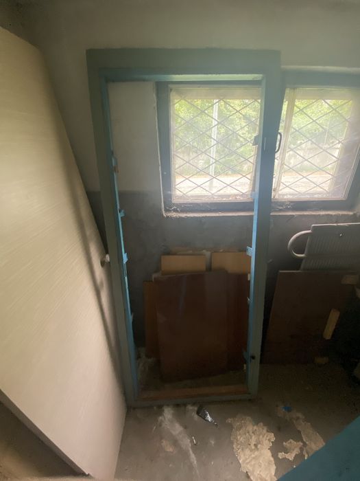 Входная железная дверь