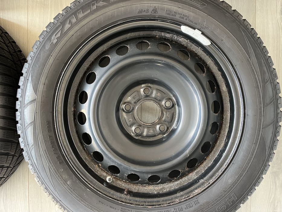 Джанти 17 цола 5х114,3 за Тойота РАВ4 със зимни гуми 215/60/17