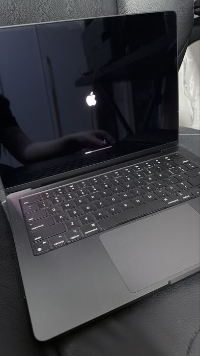 СРОЧНО Макбук м4 про 1тб