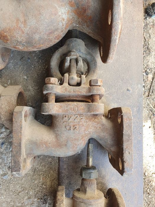 Продам или меняю на нерабочие аккамуляторы.