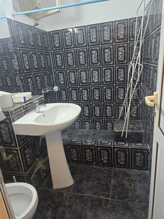 Închiriez garsoniera 46mp