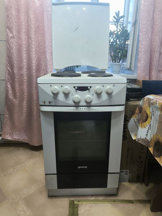 Продам электрическую плиту